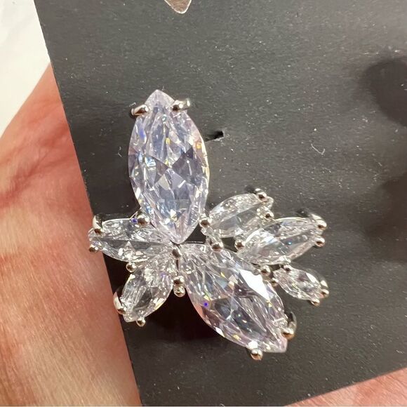 NINA
Lisbon Floral Stone Cluster Earrings NWT - Picture 4 of 7